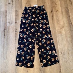Sugarlips Wide Leg Floral Print Pants Size L NWT